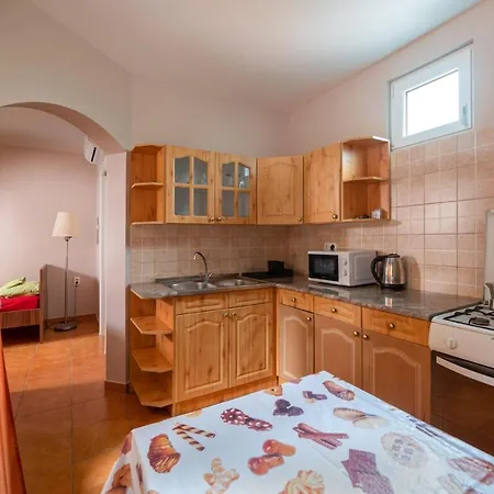 Apartman Monika Apartman *